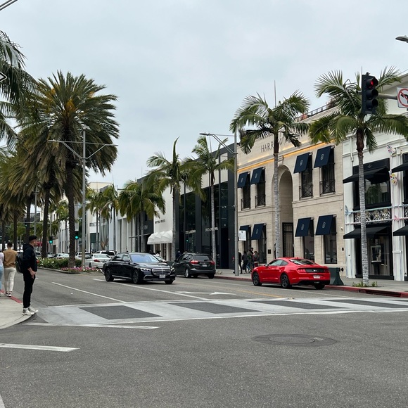 Meet your Posher, House of Valjean - Picture 4 of 8